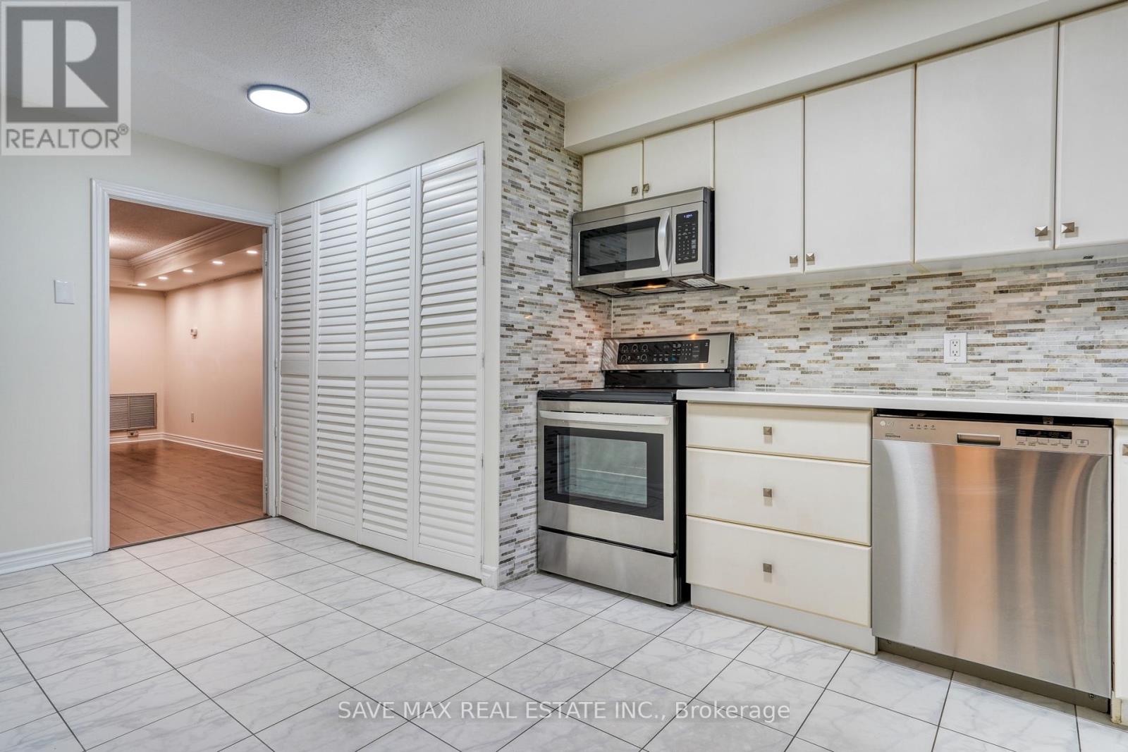 182 - 1250 Mississauga Valley Boulevard S, Mississauga, Ontario  L5A 3R6 - Photo 34 - W12958102