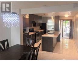 MAIN LEVEL - 940 HAMPSTEAD COURT, Mississauga, Ontario