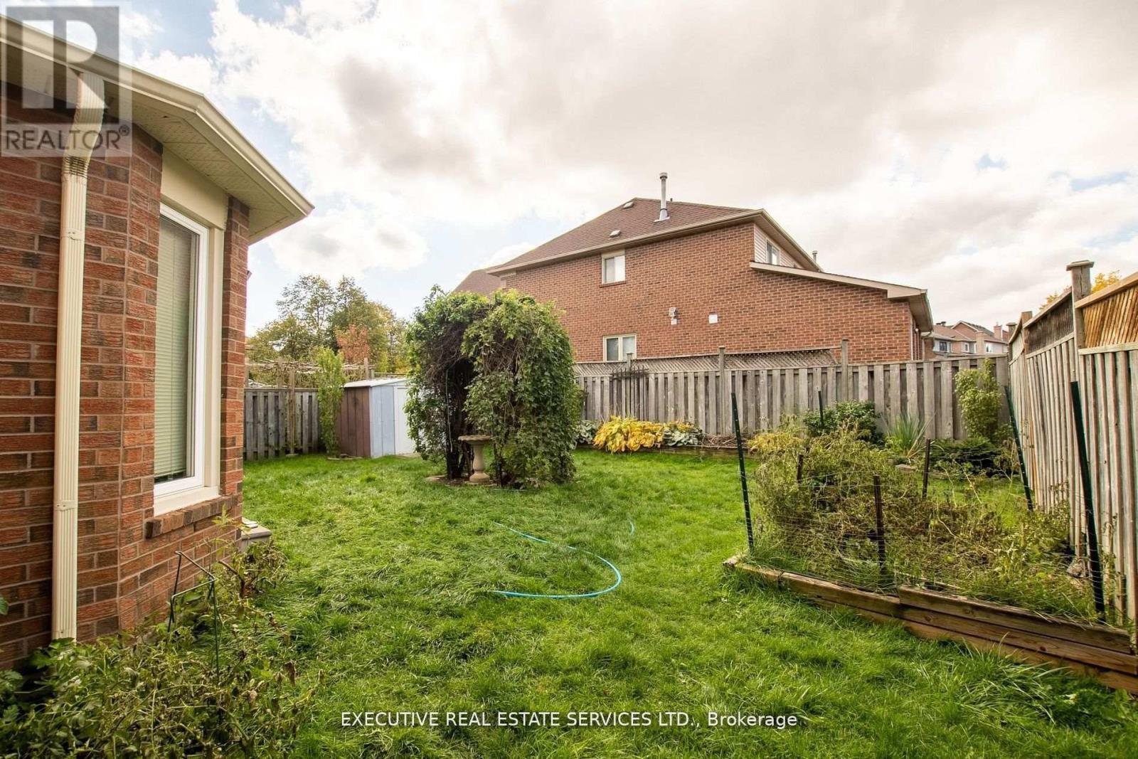 48 Eagleridge Drive, Brampton, Ontario  L6R 1E9 - Photo 13 - W12958116