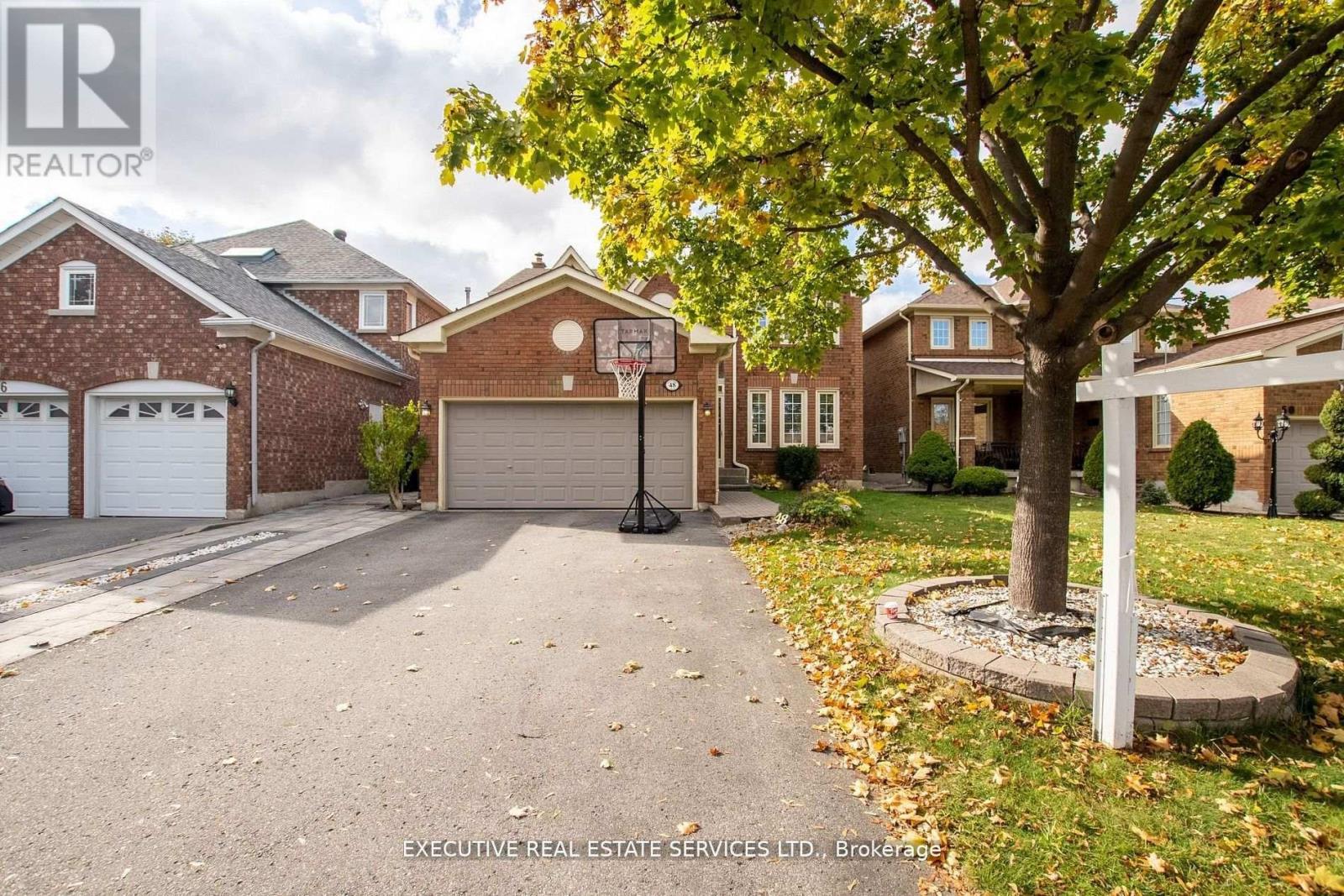 48 Eagleridge Drive, Brampton, Ontario  L6R 1E9 - Photo 2 - W12958116