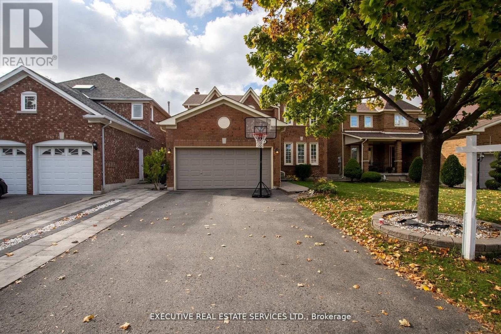 48 Eagleridge Drive, Brampton, Ontario  L6R 1E9 - Photo 4 - W12958116
