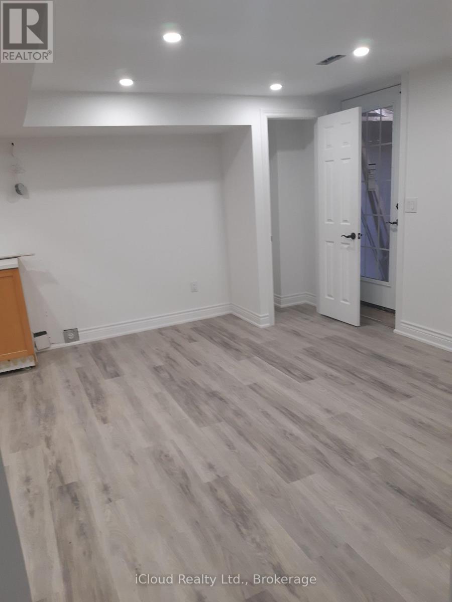 7502 Black Walnut ( Lower Level ) Trail, Mississauga, Ontario  L5N 8A9 - Photo 5 - W12958134