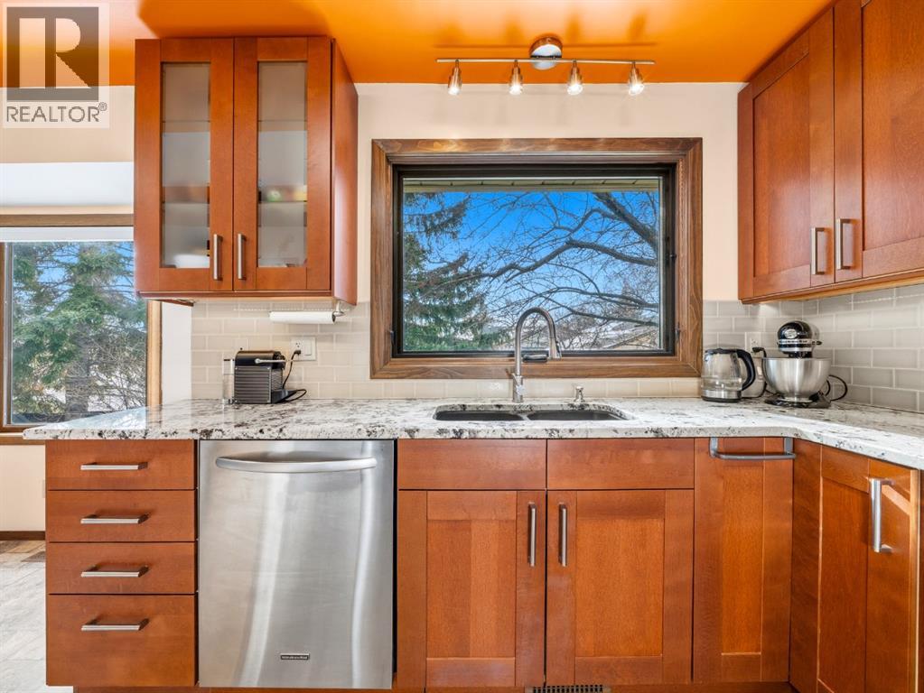 19 Scenic Green NW, Calgary, Alberta  T3L 1A1 - Photo 12 - A2296929