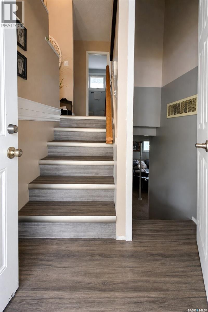 51 Denny Crescent, Regina, Saskatchewan  S4N 5J8 - Photo 2 - SK032092