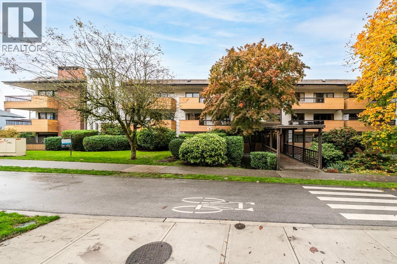 202 410 AGNES STREET, New Westminster, British Columbia