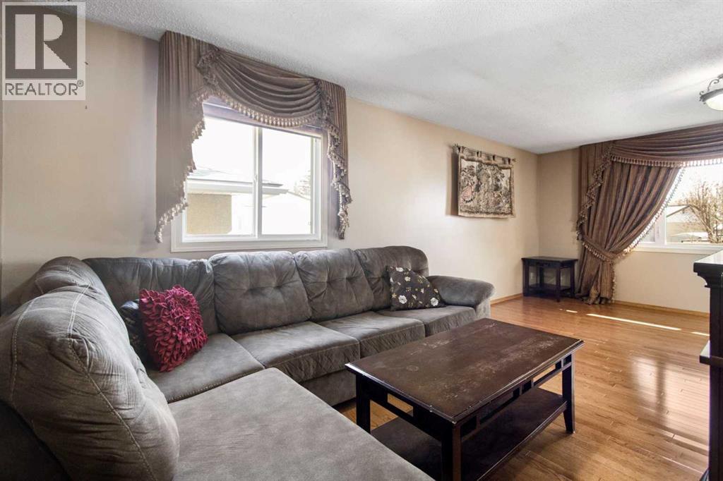 1108 Marcombe Crescent Ne, Calgary, Alberta  T2A 4H7 - Photo 10 - A2298096