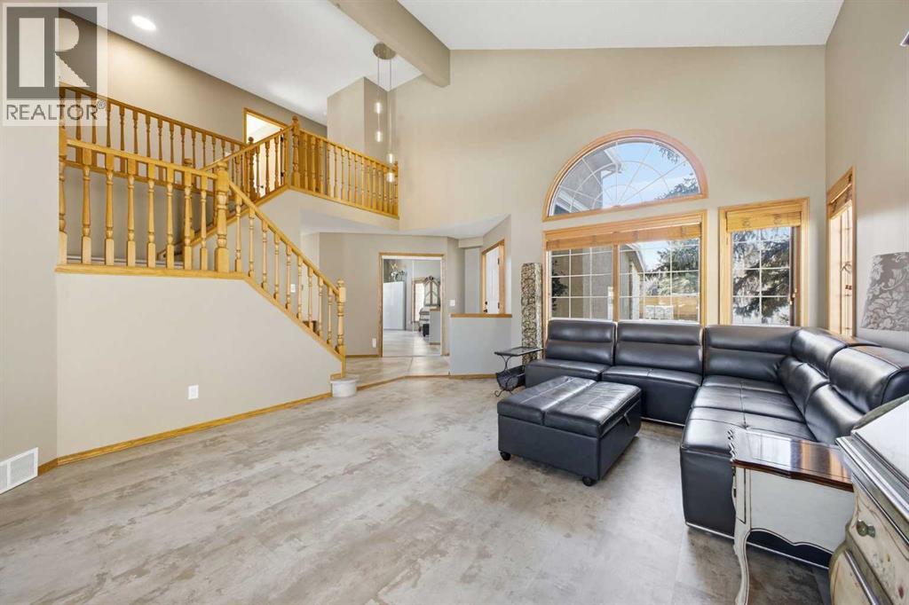 40 Country Hills Close NW, Calgary, Alberta  T3K 3Y9 - Photo 5 - A2292514