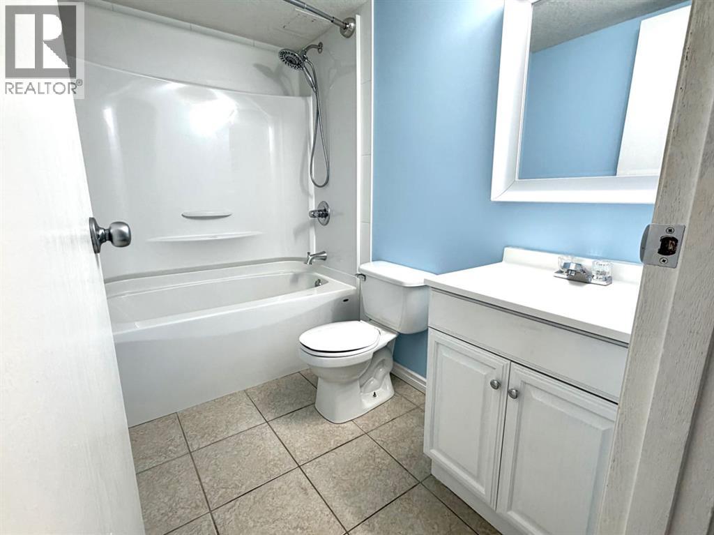 212b, 295 Columbia Boulevard W, Lethbridge, Alberta  T1K 4B8 - Photo 17 - A2298351