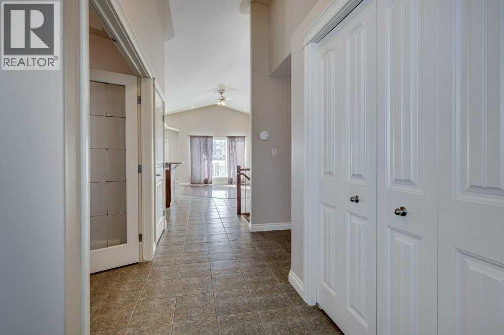 9 Assinger Avenue, Red Deer, Alberta  T4R 3L1 - Photo 4 - A2289764