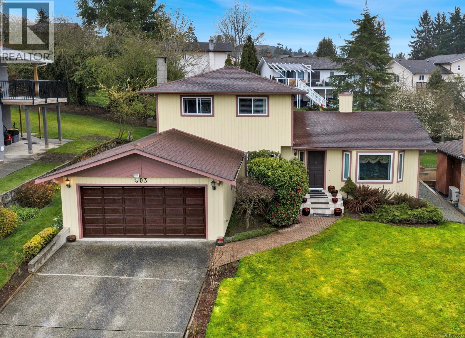 803 Kimberly Pl, Saanich, British Columbia