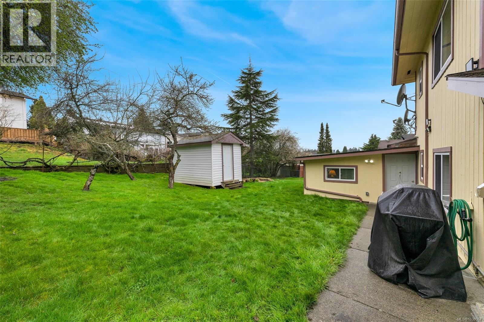 803 Kimberly Pl, Saanich, British Columbia V8X 4R2 - Photo 31 - 1030967