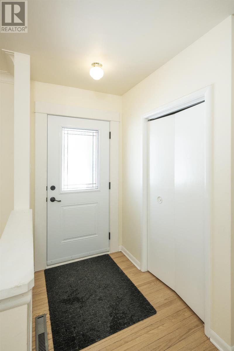 708 Linwood Cres, Thunder Bay, Ontario  P7E 2R8 - Photo 3 - TB2600607