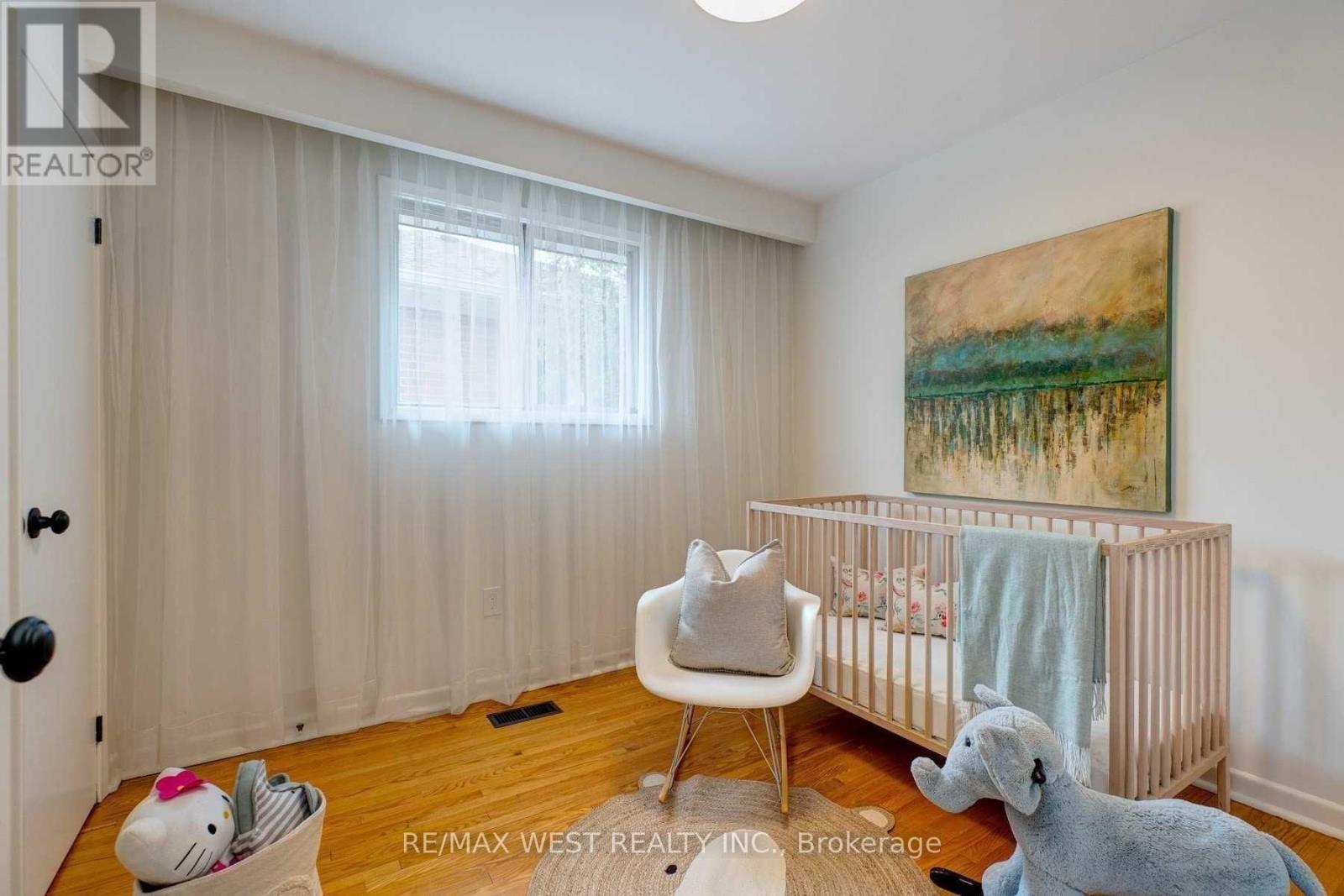 29 Fulwell Crescent, Toronto, Ontario M3J 1Y4 - Photo 16 - W12943466