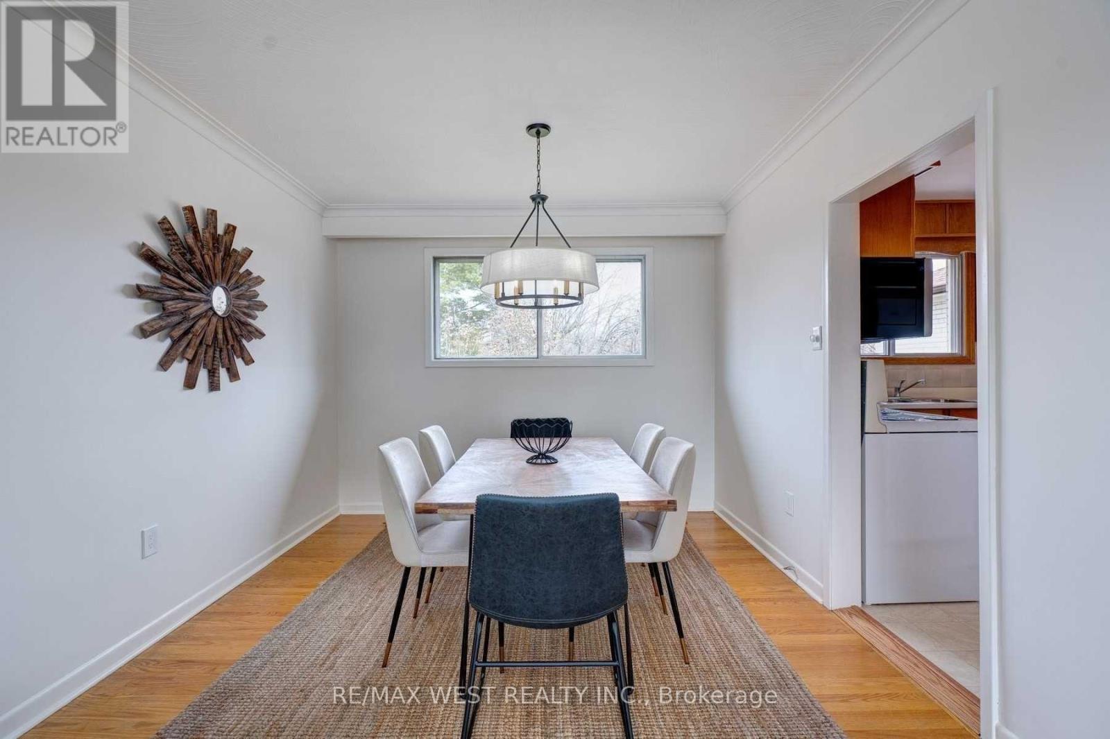 29 Fulwell Crescent, Toronto, Ontario M3J 1Y4 - Photo 8 - W12943466