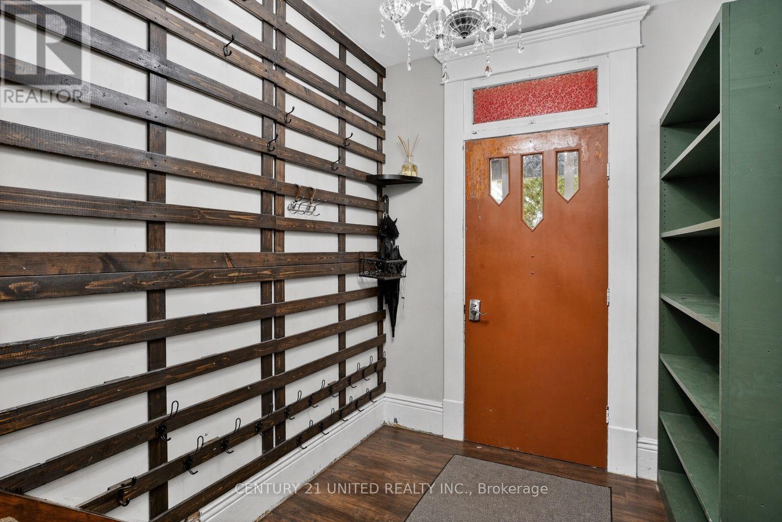 201 Romaine Street, Peterborough, Ontario  K9J 2C3 - Photo 3 - X12816034