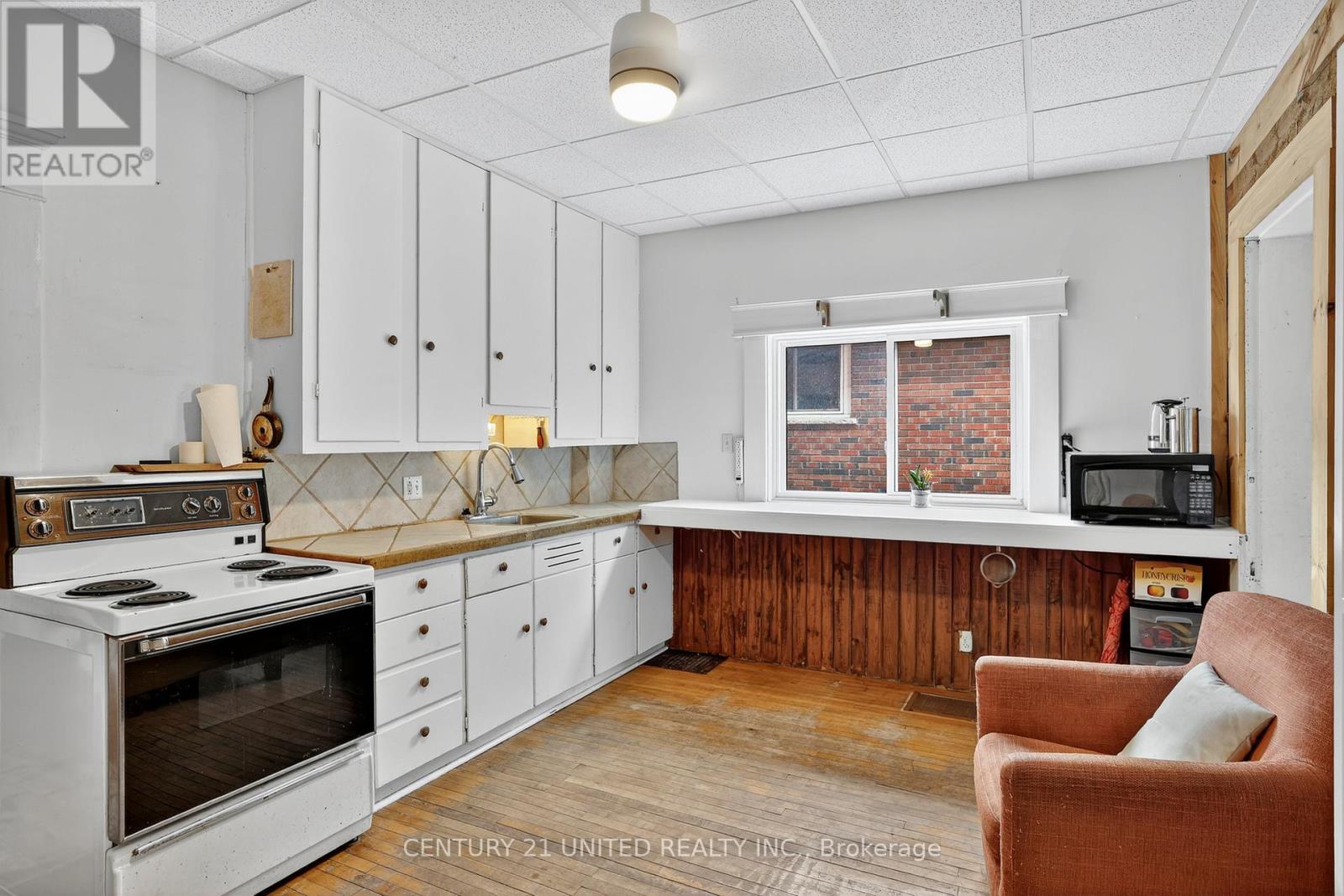 201 Romaine Street, Peterborough, Ontario  K9J 2C3 - Photo 7 - X12816034