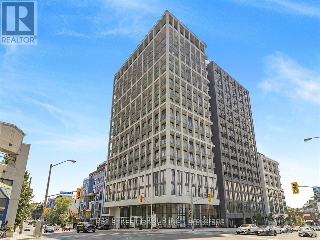 821 - 2020 BATHURST STREET, Toronto, Ontario