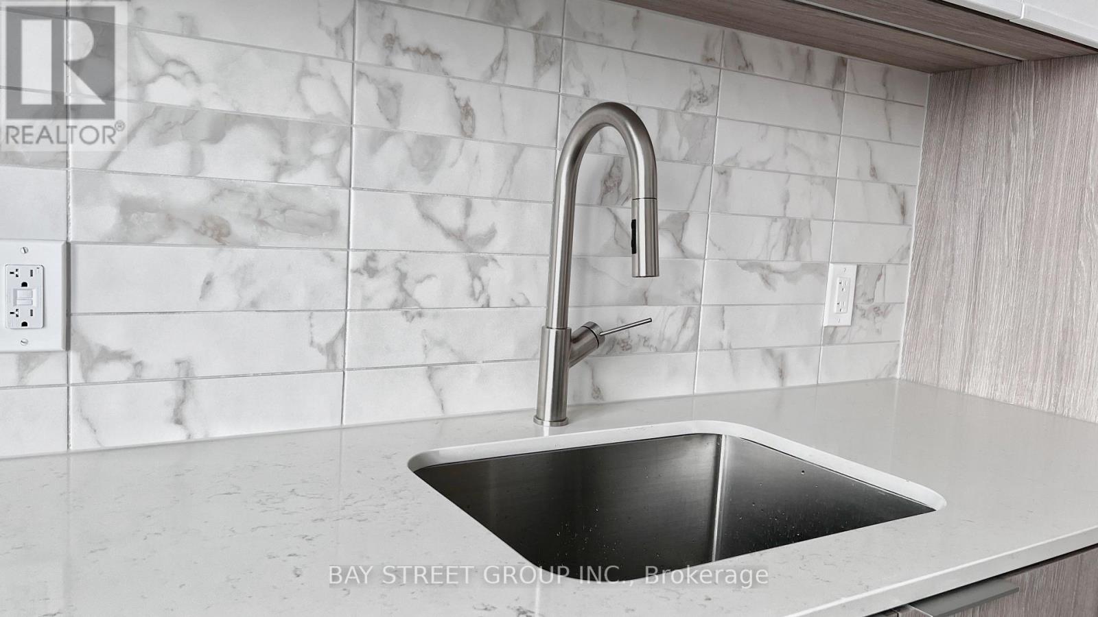 821 - 2020 Bathurst Street, Toronto, Ontario  M5P 0A6 - Photo 6 - C12958158