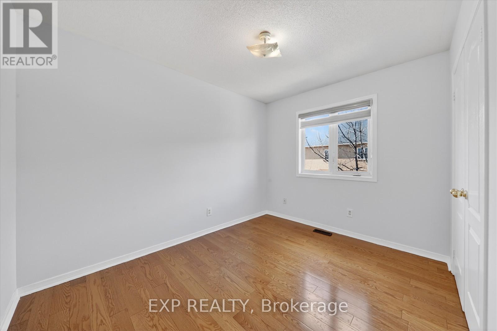 31 Cobblehill Crescent, Brampton, Ontario  L6P 2M4 - Photo 19 - W12958154