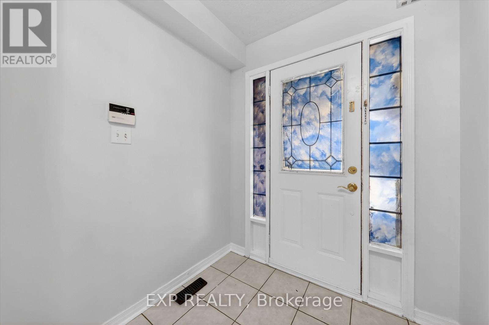 31 Cobblehill Crescent, Brampton, Ontario  L6P 2M4 - Photo 6 - W12958154