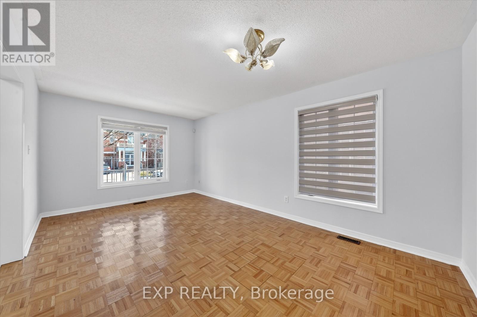 31 Cobblehill Crescent, Brampton, Ontario  L6P 2M4 - Photo 7 - W12958154