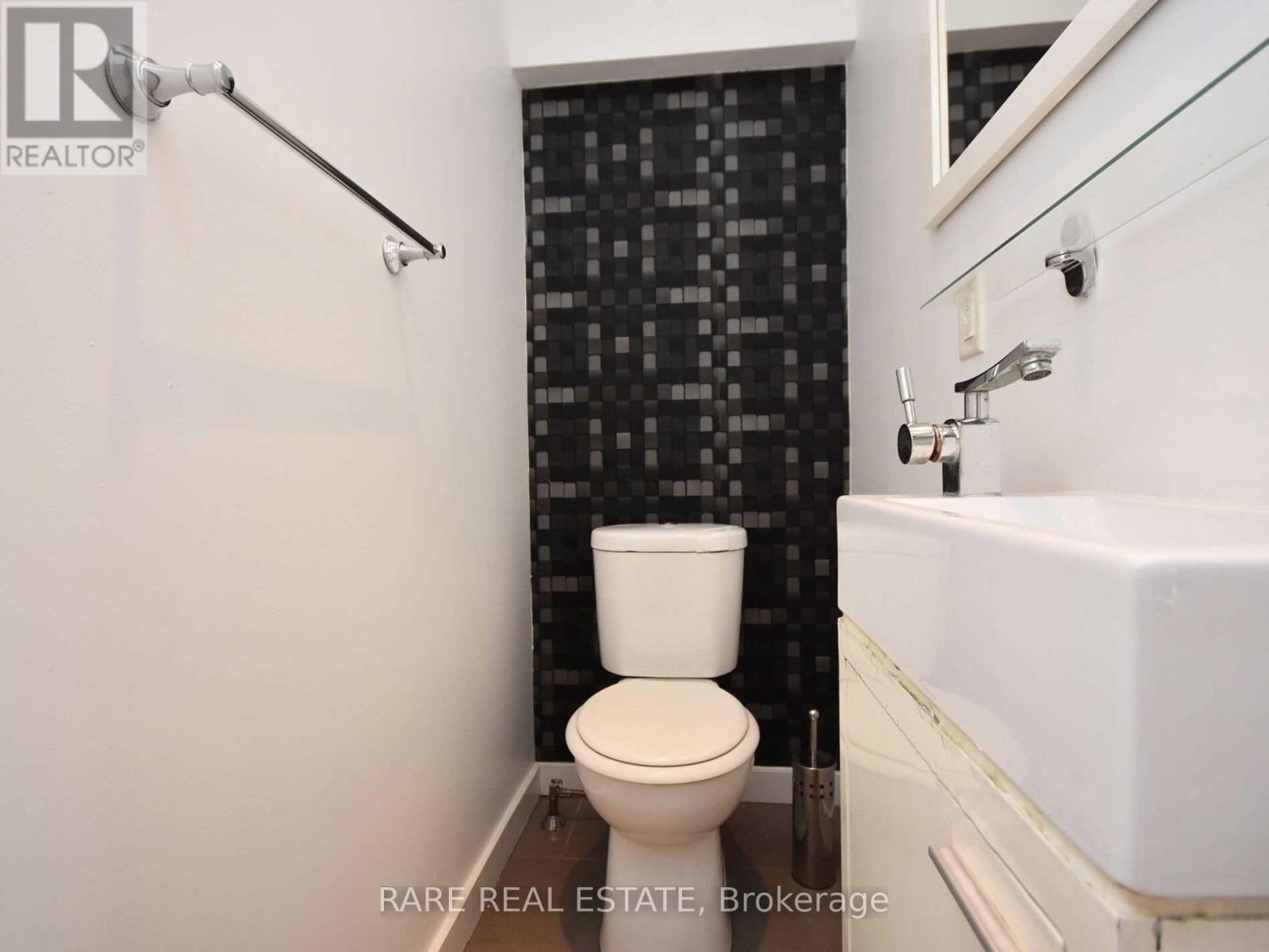 15 Eastern Avenue, Brampton (Queen Street Corridor), Ontario  L6W 1X5 - Photo 11 - W12958166