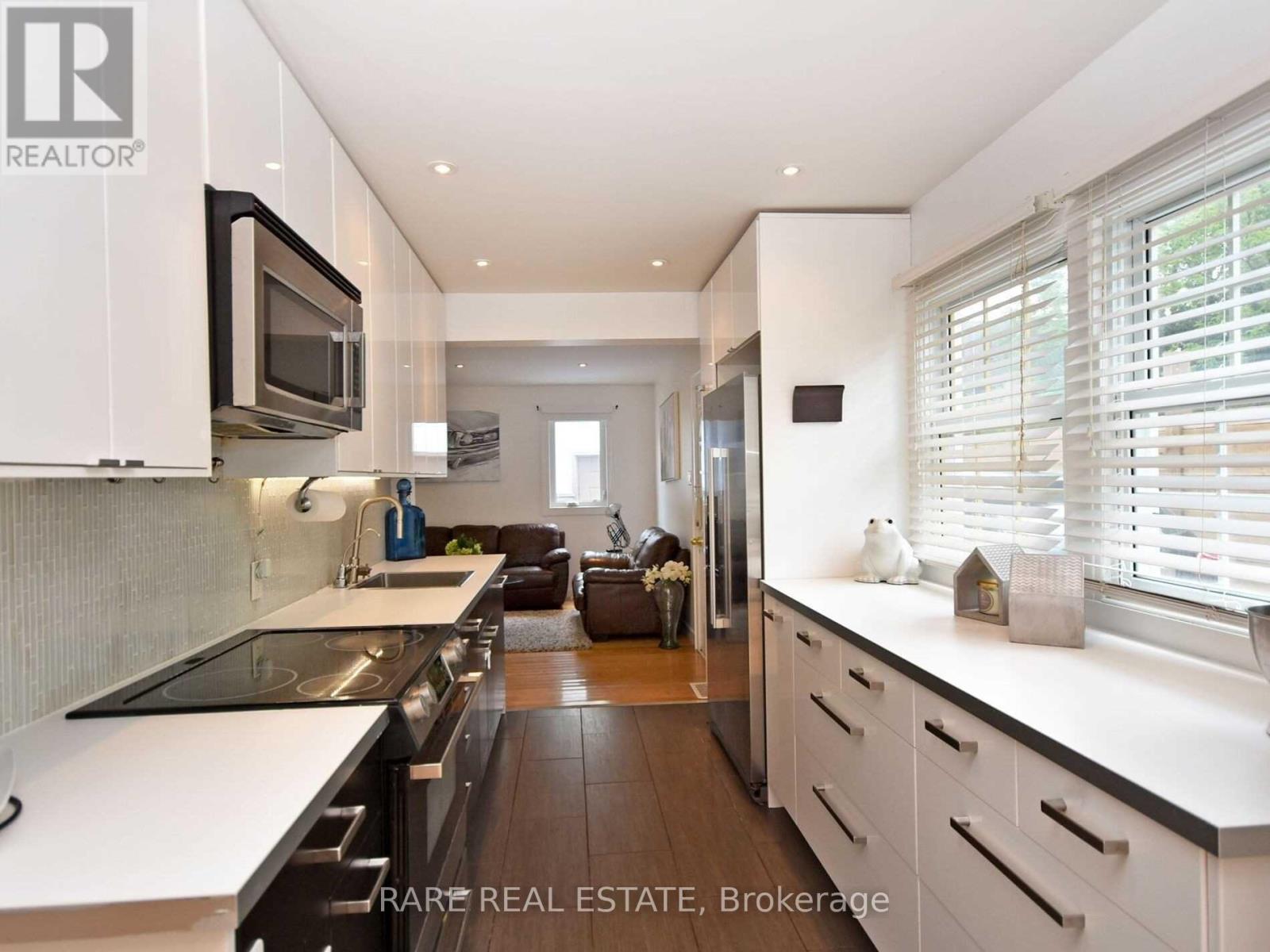 15 Eastern Avenue, Brampton (Queen Street Corridor), Ontario  L6W 1X5 - Photo 6 - W12958166