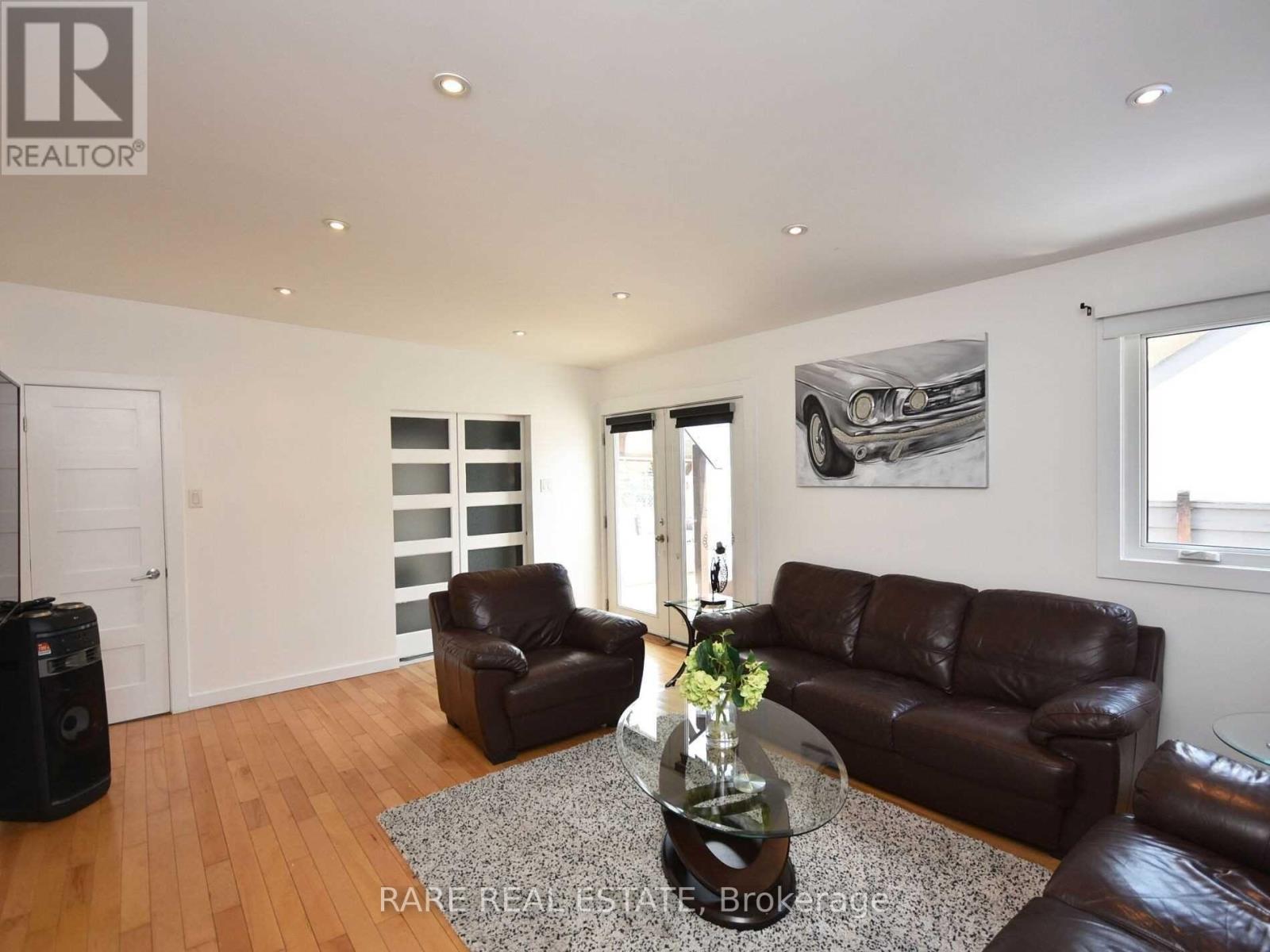 15 Eastern Avenue, Brampton (Queen Street Corridor), Ontario  L6W 1X5 - Photo 9 - W12958166