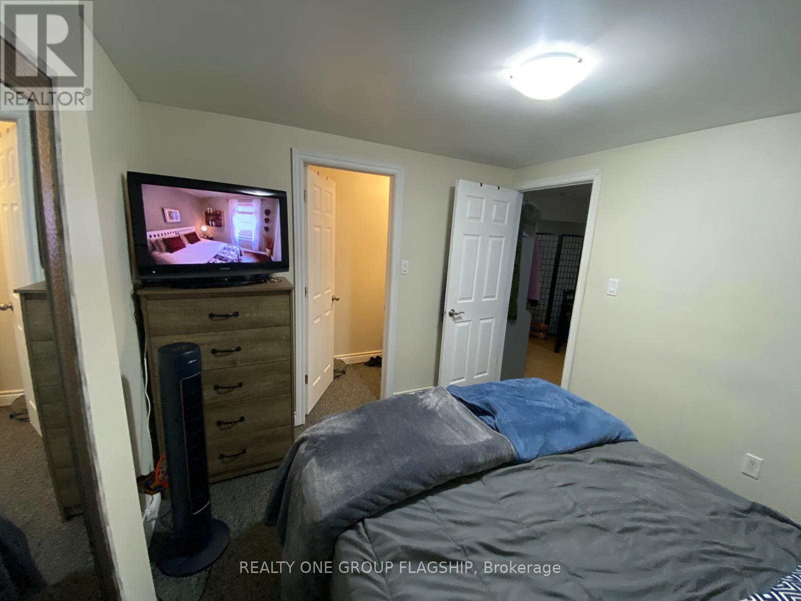 7 Greening Avenue, Hamilton, Ontario  L8E 3Z8 - Photo 5 - X12907080