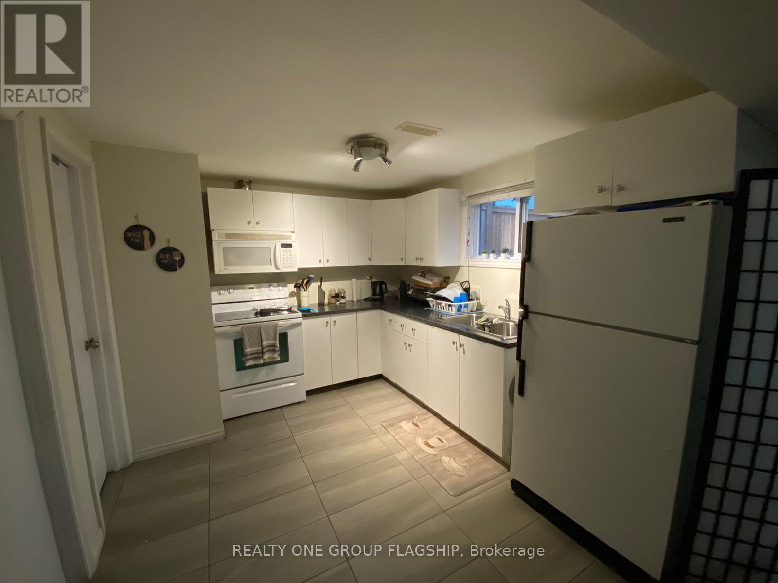 7 Greening Avenue, Hamilton, Ontario  L8E 3Z8 - Photo 6 - X12907080