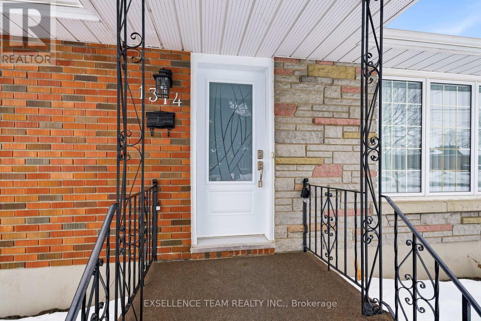 1314 Newark Avenue, Cornwall, Ontario  K6J 4W9 - Photo 3 - X12818770