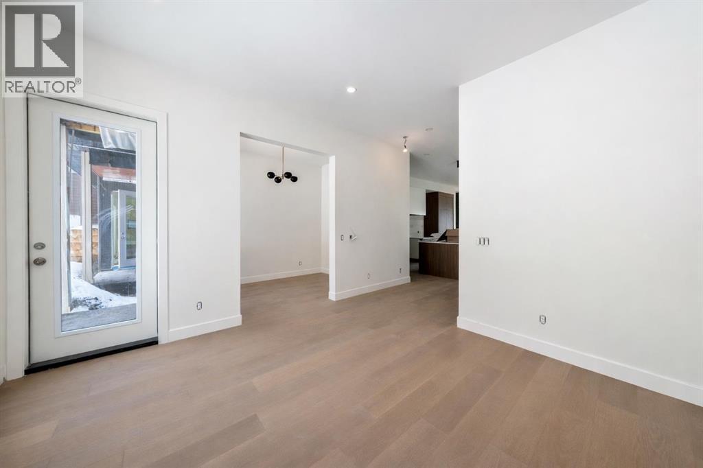 710 Bridge Crescent NE, Calgary, Alberta  T2E 5B5 - Photo 10 - A2287938