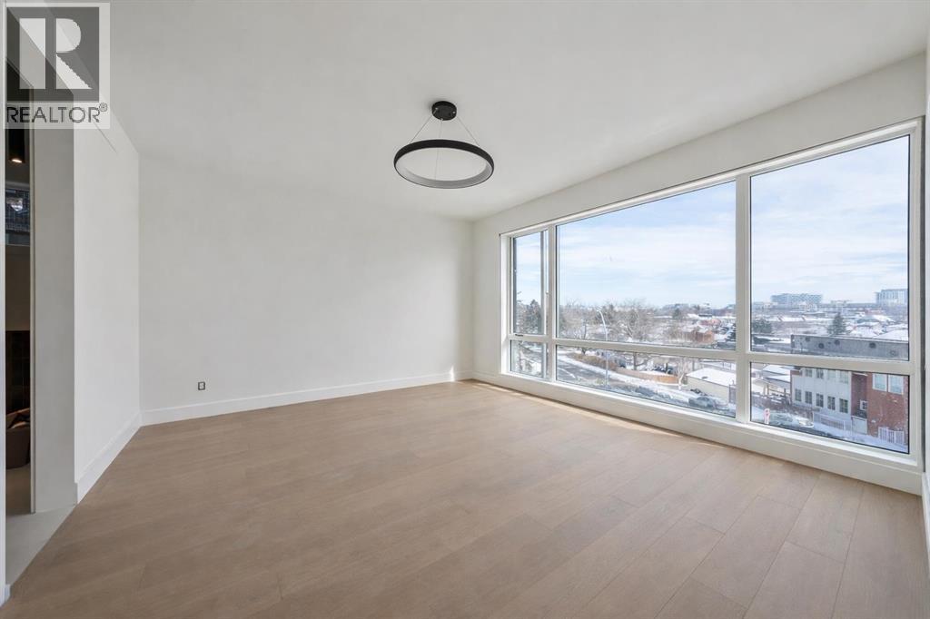 710 Bridge Crescent NE, Calgary, Alberta  T2E 5B5 - Photo 12 - A2287938