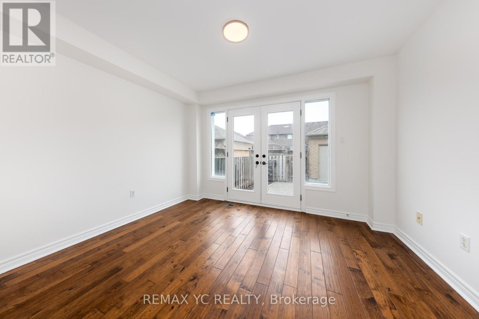 299 Bantry Avenue, Richmond Hill, Ontario  L4B 4M8 - Photo 13 - N12951284