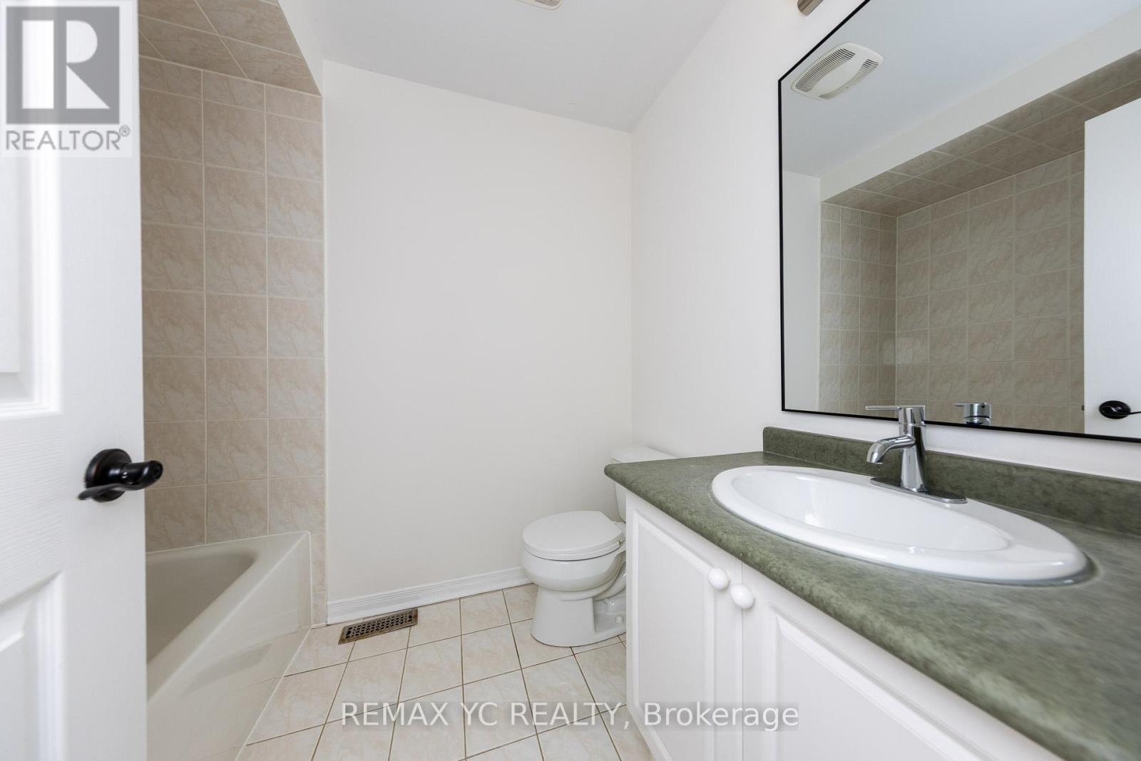 299 Bantry Avenue, Richmond Hill, Ontario  L4B 4M8 - Photo 26 - N12951284