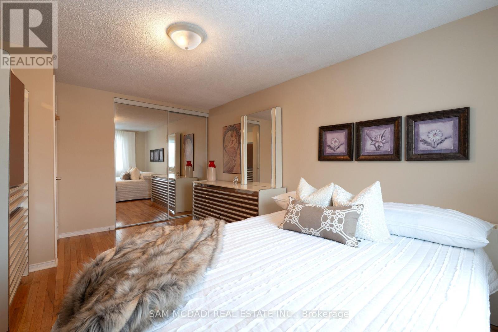 69 Parkside Drive, Brampton, Ontario  L6Y 3A1 - Photo 24 - W12958182