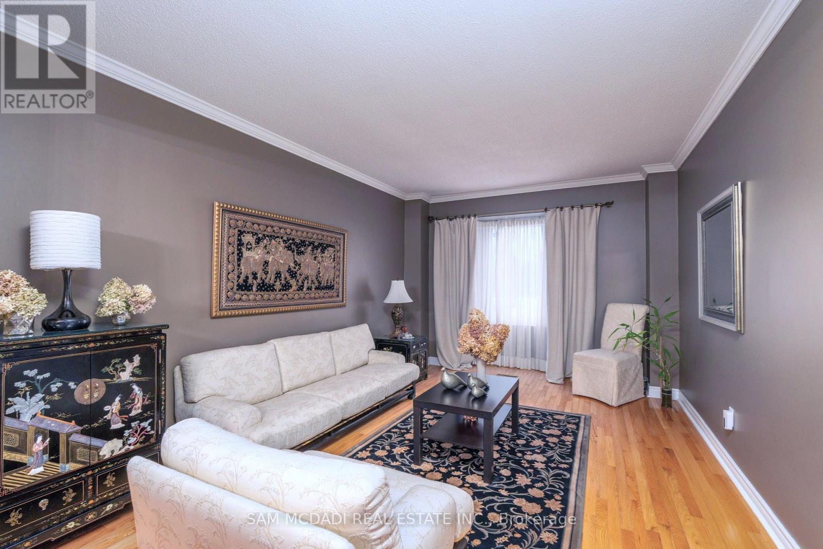 69 Parkside Drive, Brampton, Ontario  L6Y 3A1 - Photo 4 - W12958182