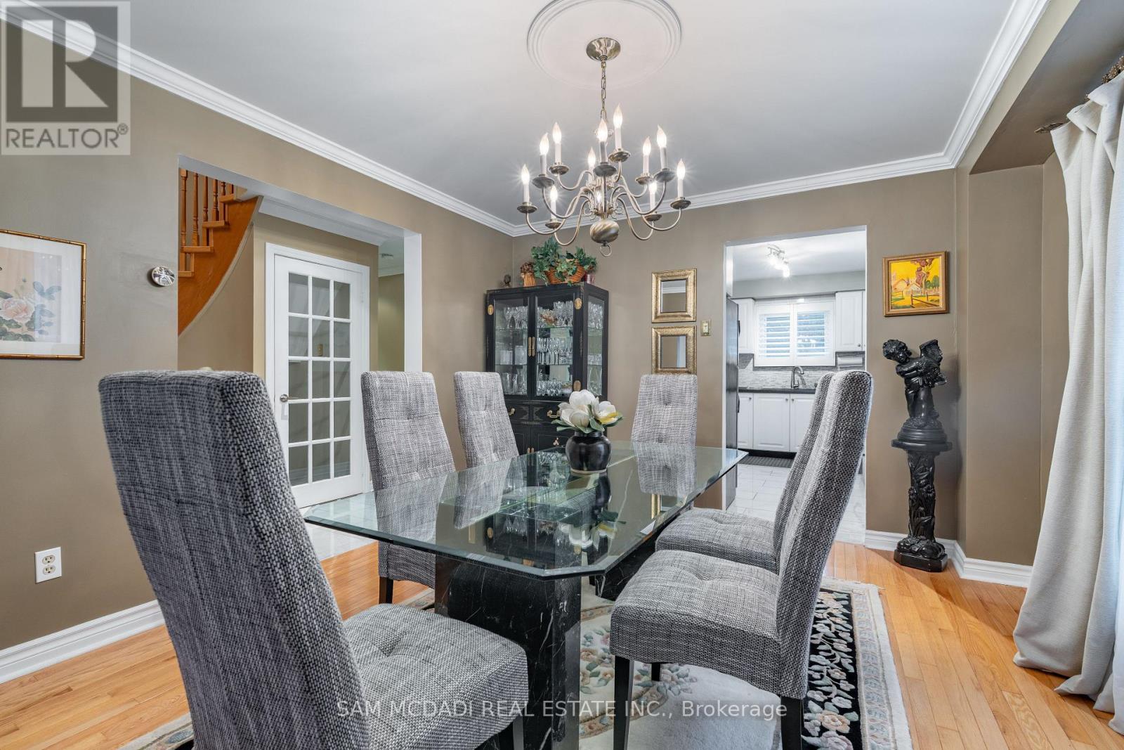 69 Parkside Drive, Brampton, Ontario  L6Y 3A1 - Photo 5 - W12958182