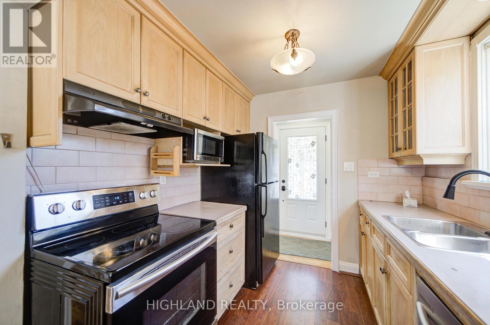 90 Clouston Avenue, Toronto, Ontario  M9N 1A7 - Photo 12 - W12958188