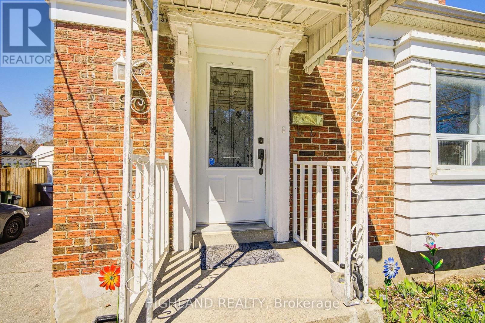 90 Clouston Avenue, Toronto, Ontario  M9N 1A7 - Photo 2 - W12958188