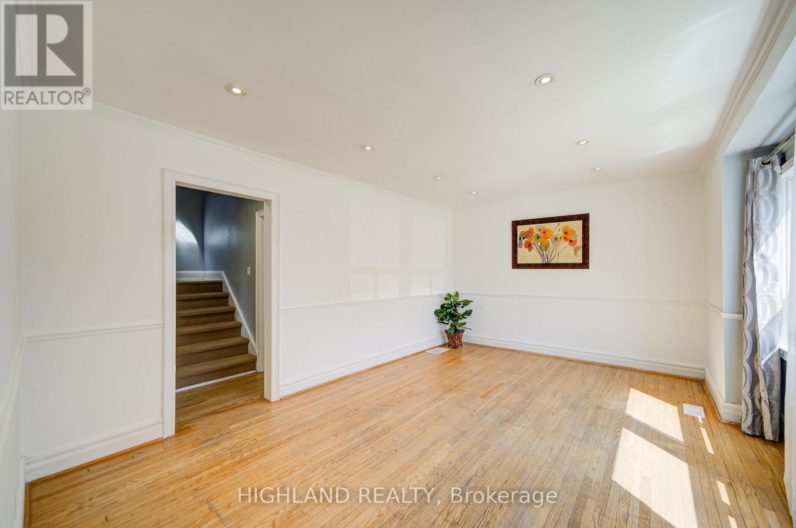 90 Clouston Avenue, Toronto, Ontario  M9N 1A7 - Photo 4 - W12958188