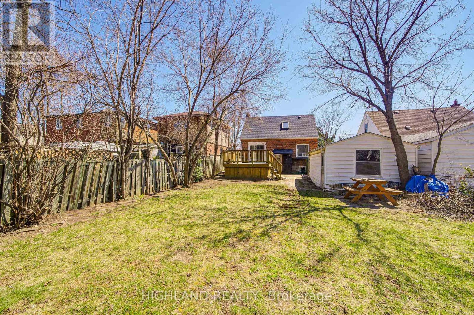 90 Clouston Avenue, Toronto, Ontario  M9N 1A7 - Photo 46 - W12958188