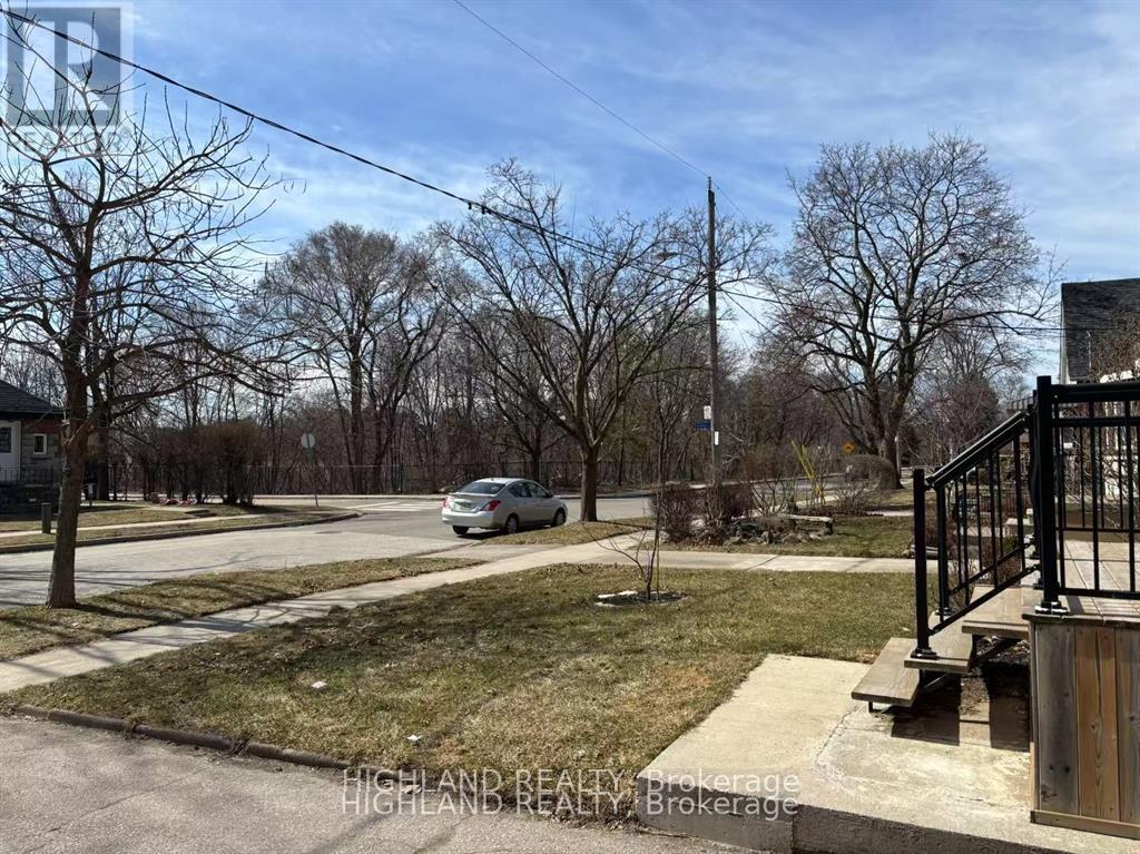 90 Clouston Avenue, Toronto, Ontario  M9N 1A7 - Photo 50 - W12958188