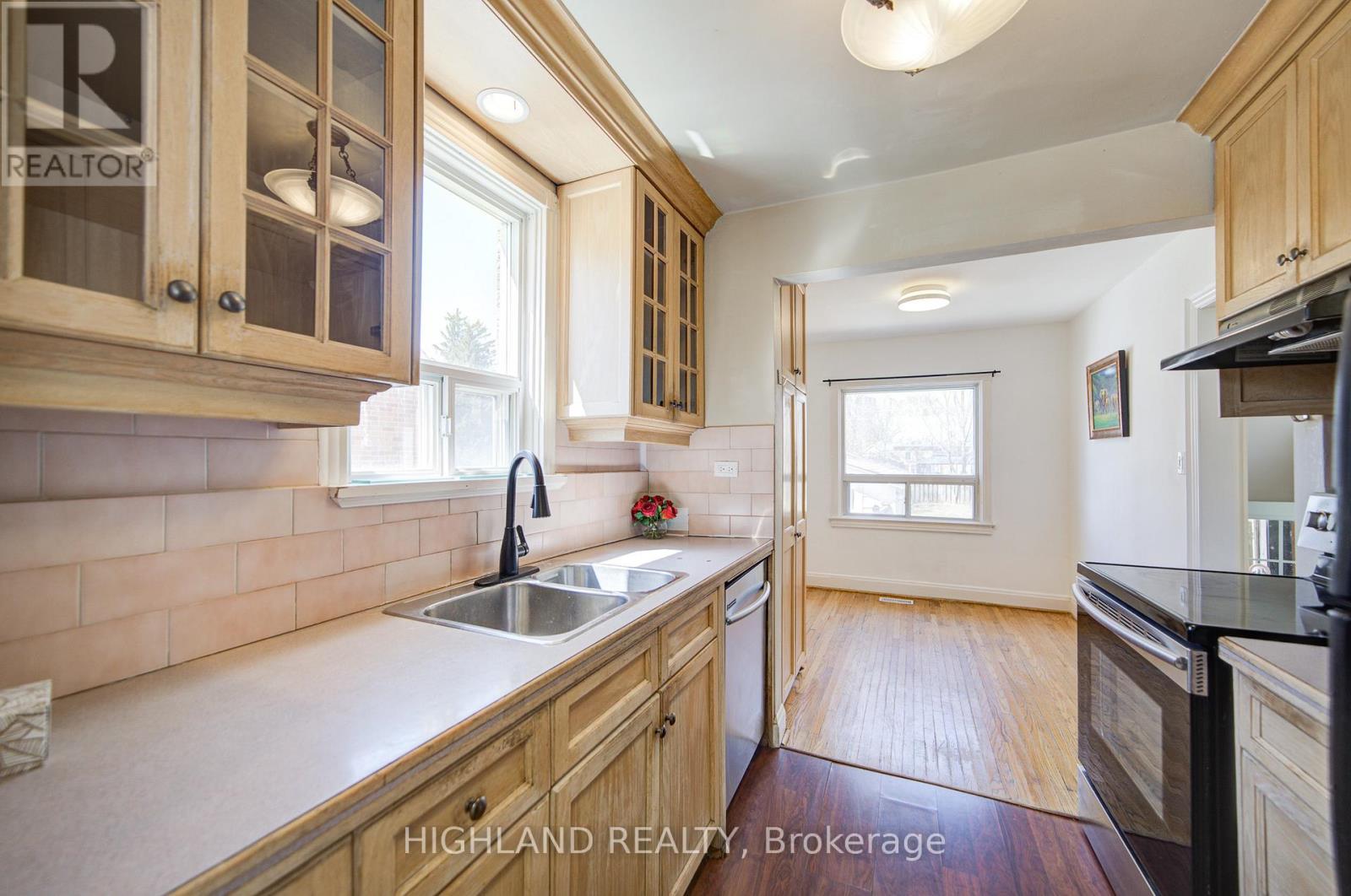 90 Clouston Avenue, Toronto, Ontario  M9N 1A7 - Photo 9 - W12958188