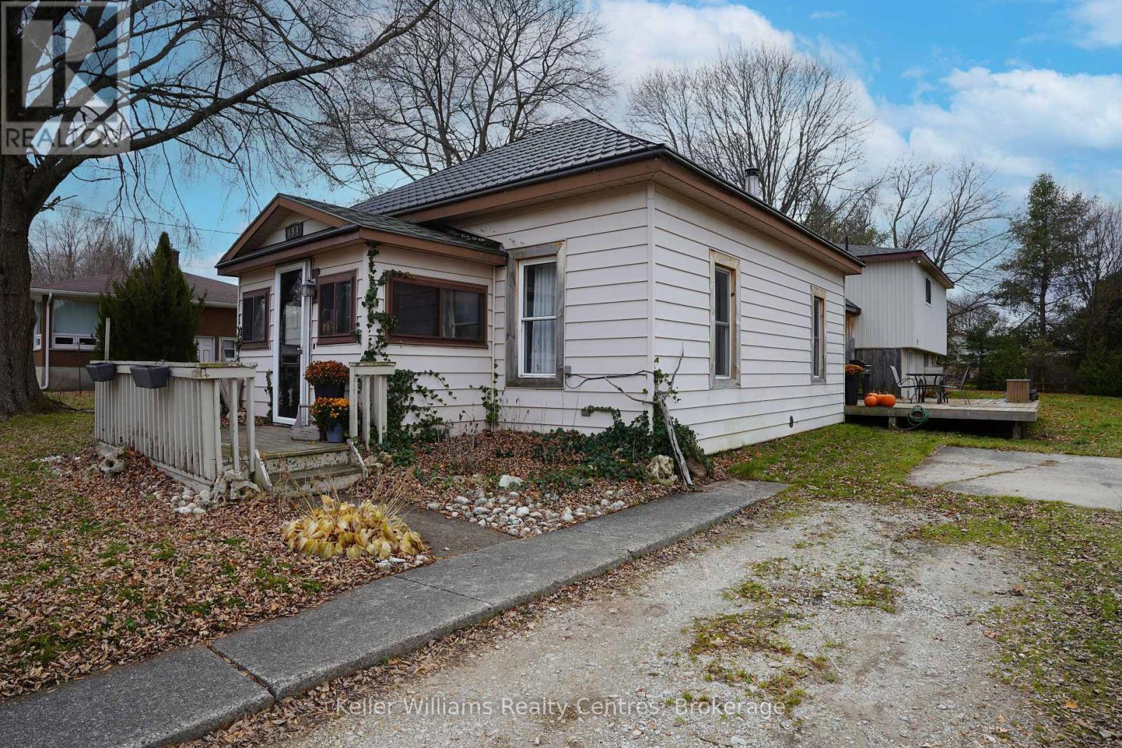 494 Isaac Street, South Bruce Peninsula, Ontario  N0H 2T0 - Photo 3 - X12565314