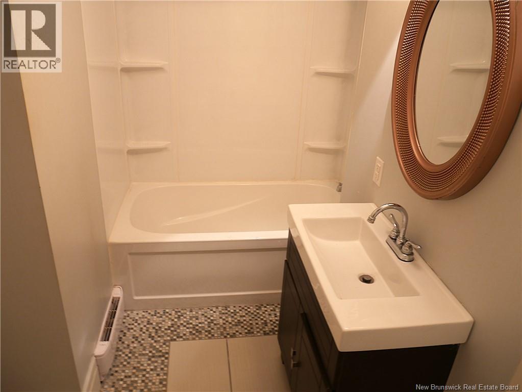 118 Victoria St, Woodstock, New Brunswick  E7M 3A5 - Photo 24 - NB136390