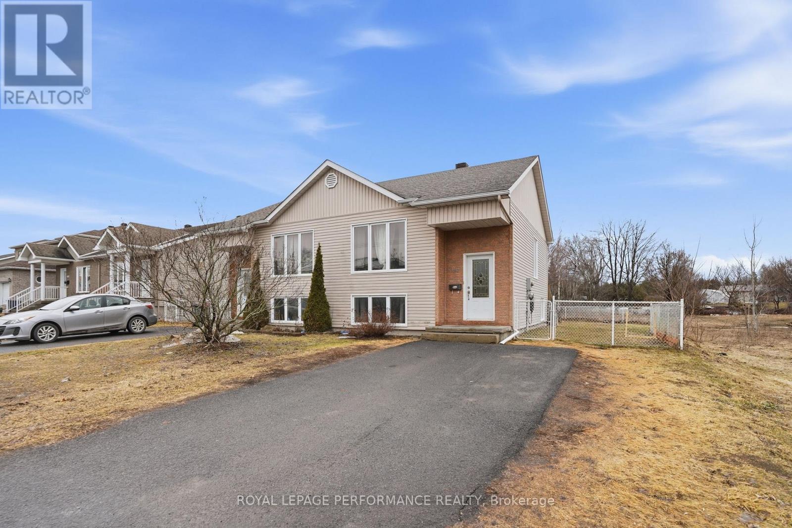 350 Higginson Street, Hawkesbury, Ontario  K6A 3W7 - Photo 1 - X12958194