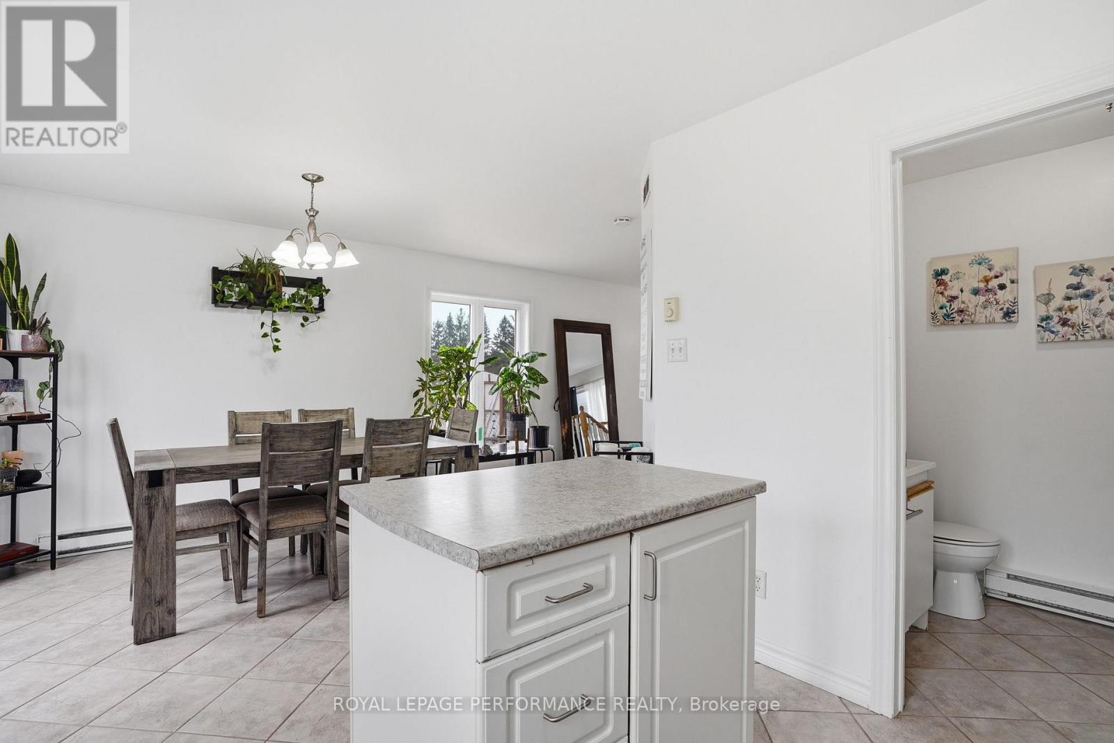 350 Higginson Street, Hawkesbury, Ontario  K6A 3W7 - Photo 17 - X12958194