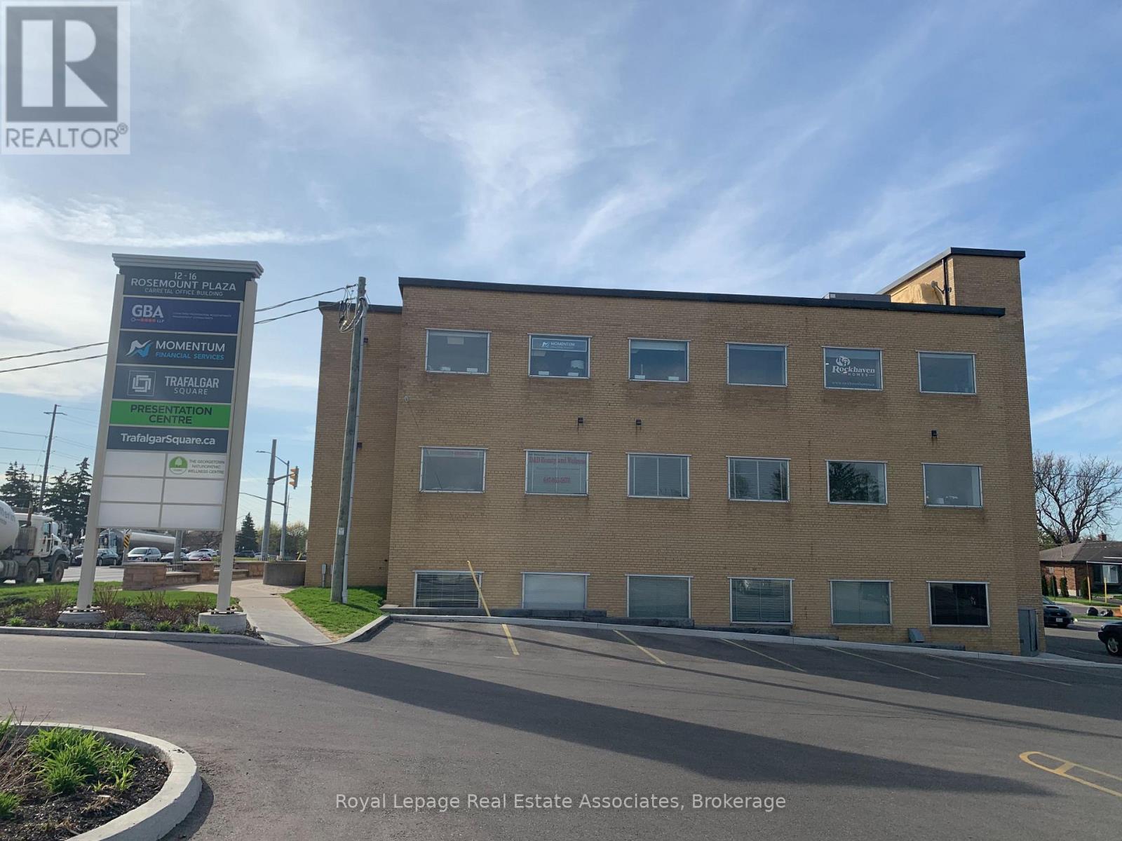 205 - 16 Mountainview Road S, Halton Hills, Ontario  L7G 4K3 - Photo 2 - W12958196