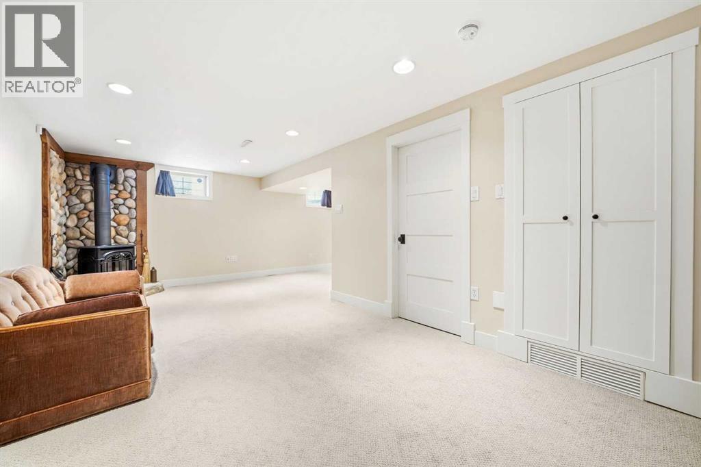 2724 Lougheed Drive SW, Calgary, Alberta  T3E 5T6 - Photo 31 - A2298102